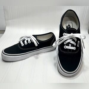 Vans Off The Wall Black and White Canvas Tennis Shoes Size Men 4.0 Women 5.5
